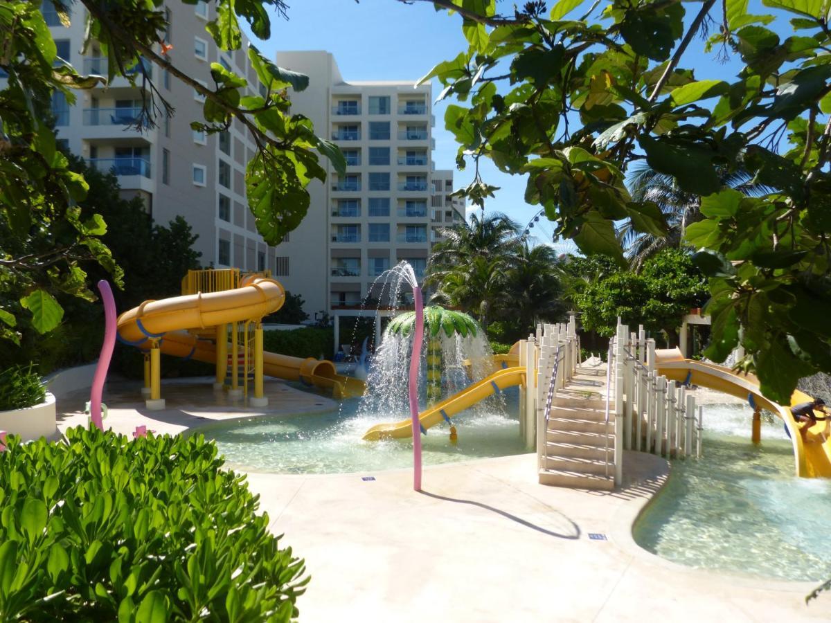 State of the Art Condos en la mejor Playa de Cancun frente a PLAZA LA ISLA Exterior foto