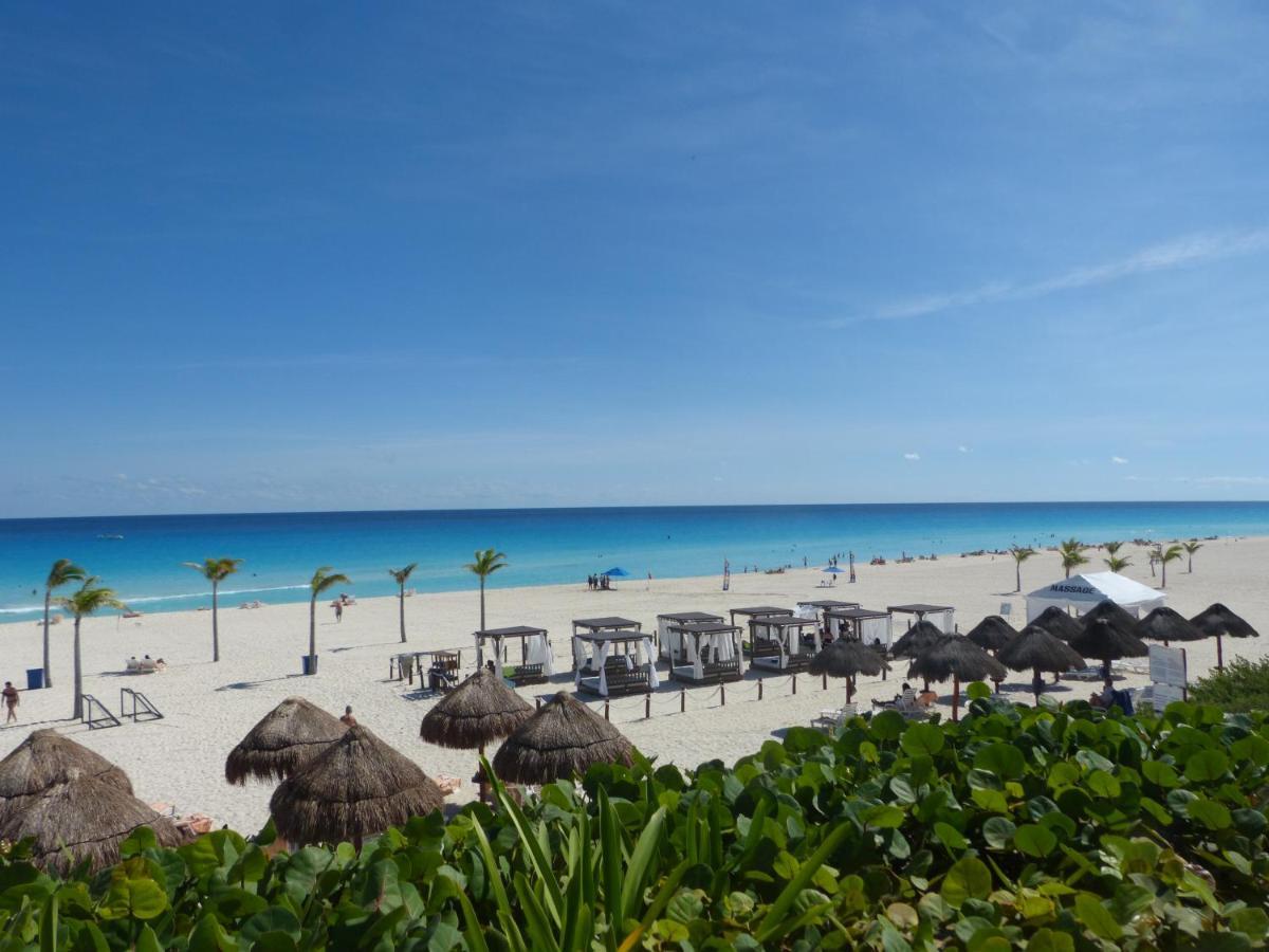 State of the Art Condos en la mejor Playa de Cancun frente a PLAZA LA ISLA Exterior foto